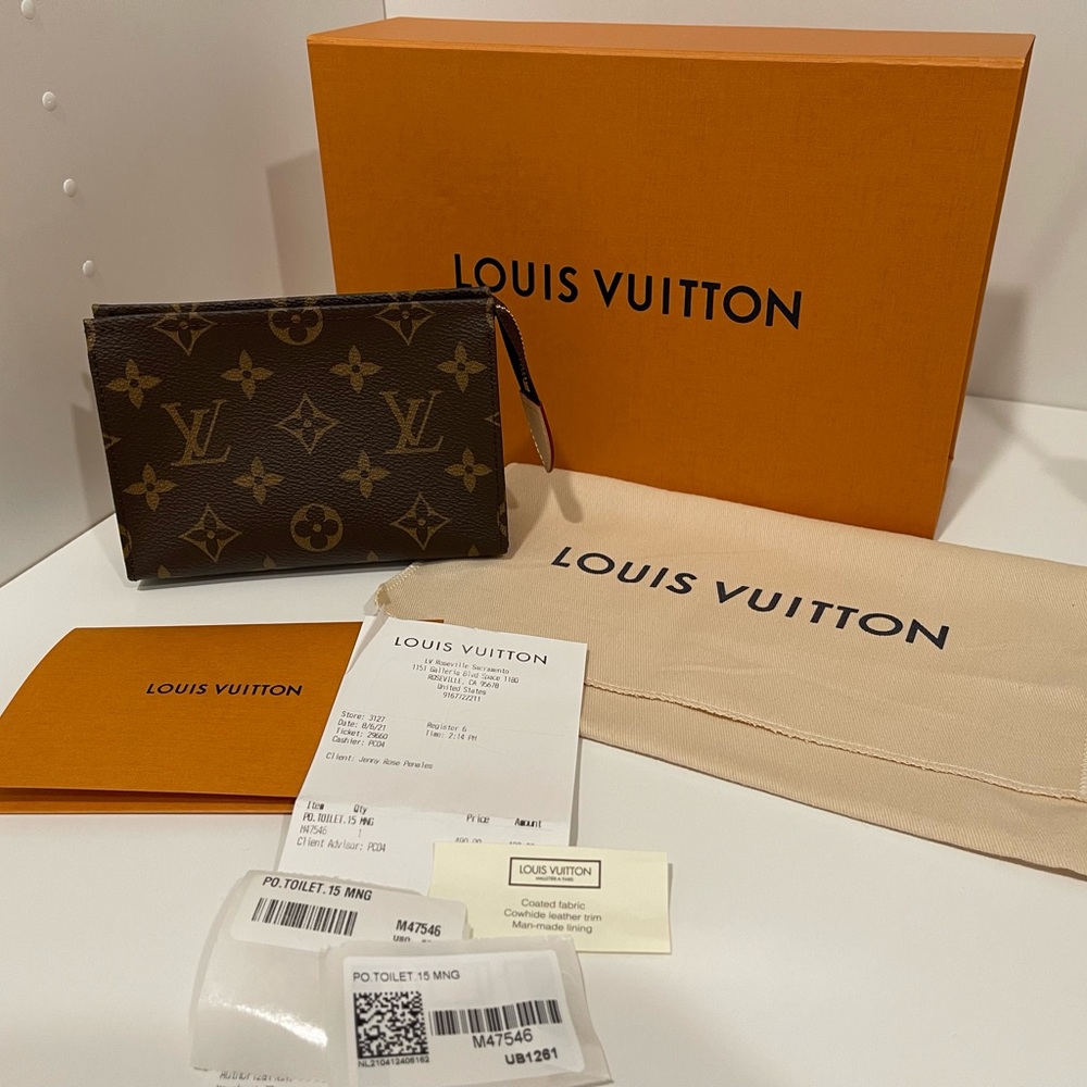 LOUIS VUITTON Monogram Toiletry Pouch 15